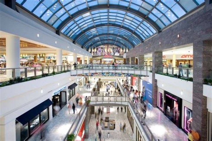 14 Biggest Malls in America That Shopaholics Will Love Page 4