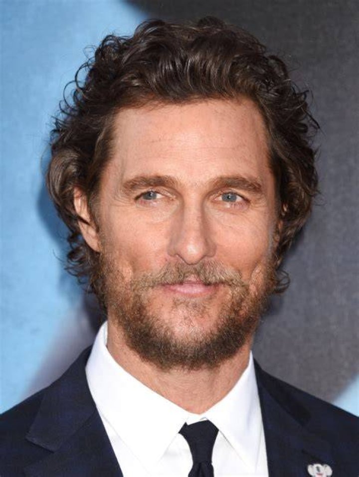 2. Understated Curls