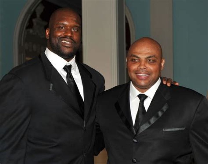 “260 Lb Man” Dwayne Johnson Dwarfed by Charles Barkley and Shaquille O’Neal in
Photo from 2013