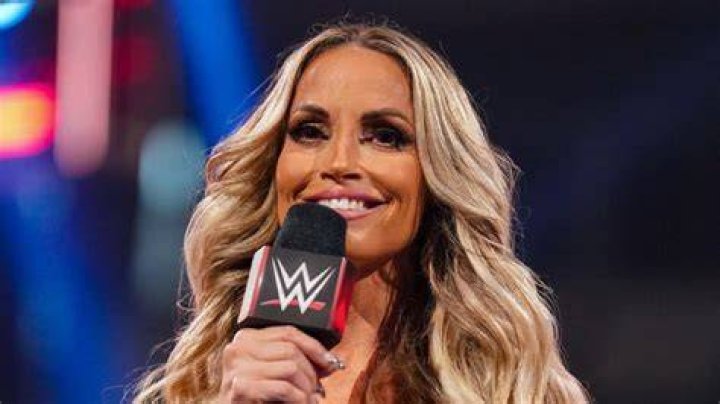 5 Best Looks Of Trish Stratus's Career (& The 5 Worst)