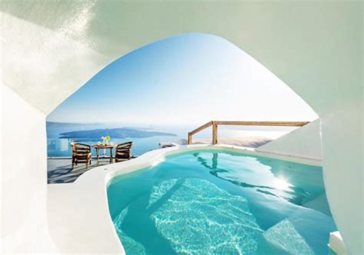 5 Star Hotels In Santorini Island, Greece: A Luxurious Getaway