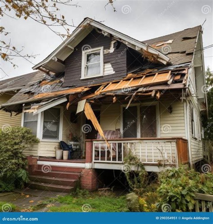 A house damaged in Adelaide's 1954 quake. Photo / Unidentified staff photographer