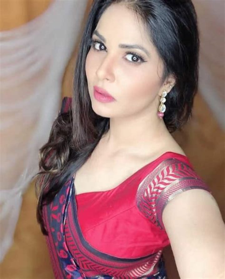 Aabha Paul Picture