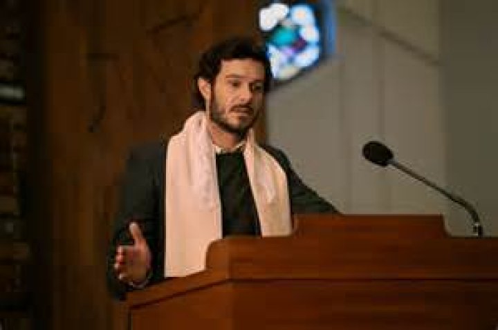 Adam Brody as Tommy in Pitch Perfect (2002-2007)