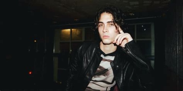 AIDAN BISSETT SHARES NEW SINGLE, GOES ON TOUR Capitol Records