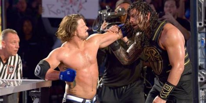 AJ Styles v Roman Reigns Extreme Rules 2016 Cropped