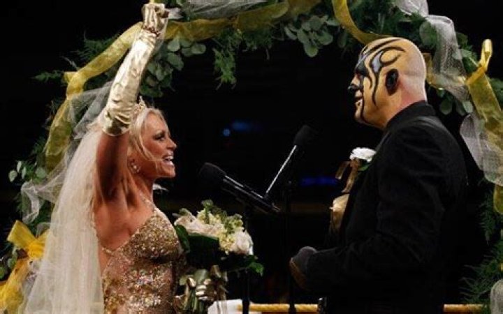 Aksana and Goldust