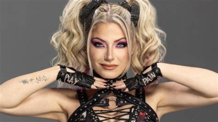Alexa Bliss taking a picture Cropped
