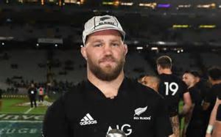 All Black Owen Franks had stem cell treatment instead of surgery after he tore his shoulder in April. He's now recovered enough to return to the team. Photo / Brett Phibbs