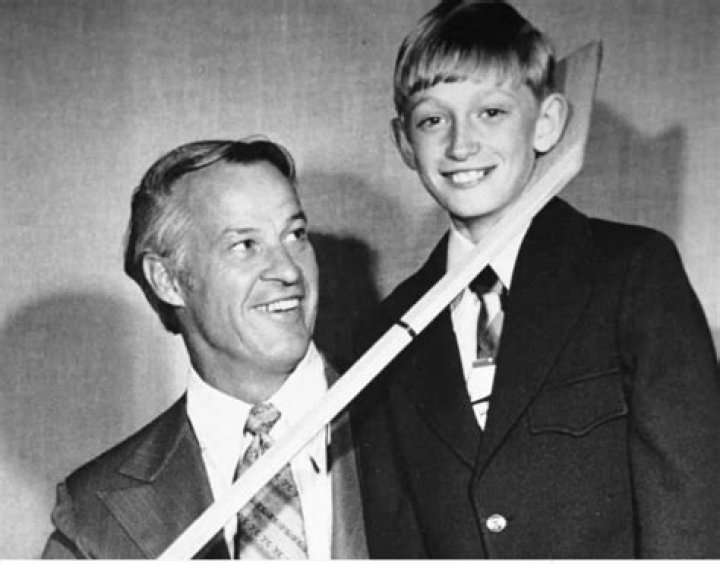 An 11-Year-Old Wayne Gretzky Was Once Rescued by His Idol Gordie Howe Despite
Achieving an Unheard Feat