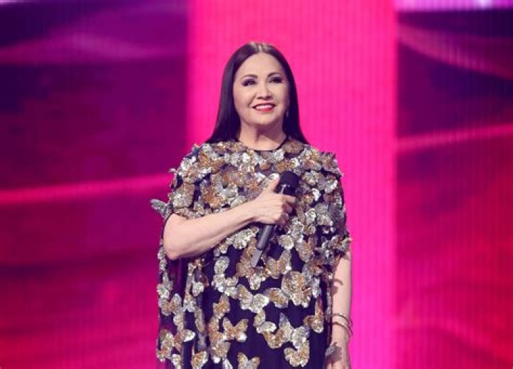 Ana Gabriel reveals that she got married and is planning a honeymoon