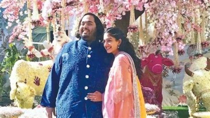 Anant Ambani Trolled By Netizens For His Weight Gain vrogue.co