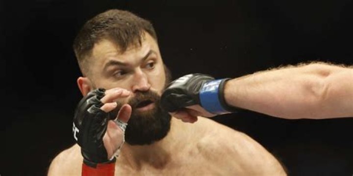 Andrei Arlovski Dodges A Punch