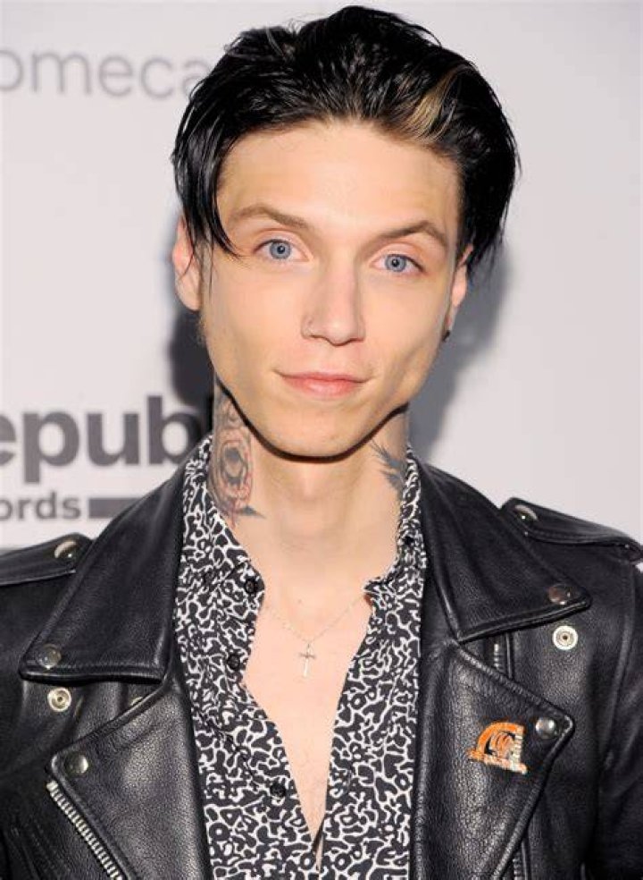 Andy Biersack weight