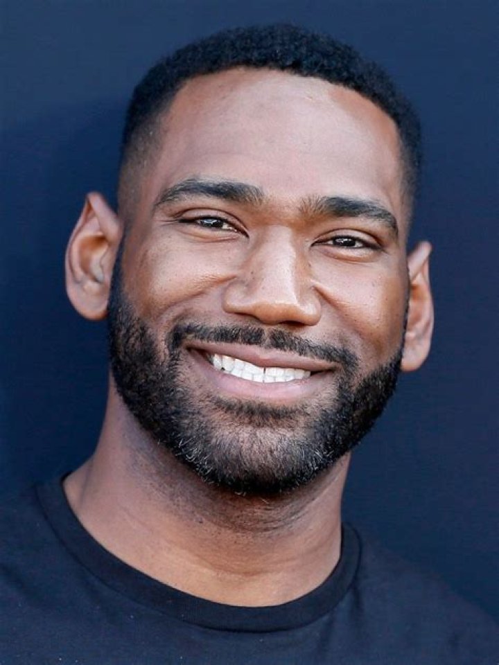 Anthony Alabi AdoroCinema