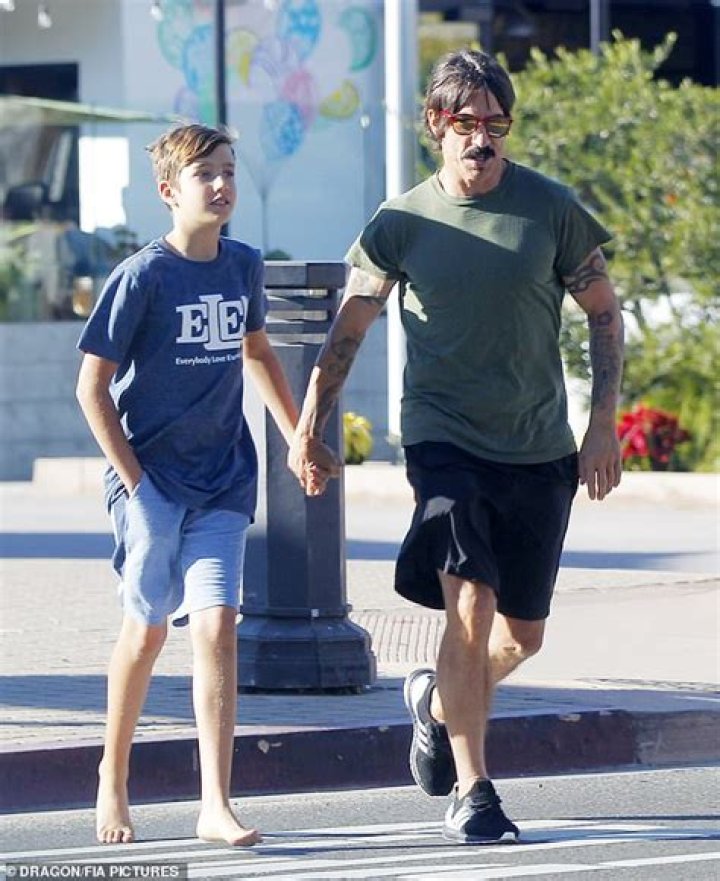 Anthony Kiedis Steps Out With New 20Something Model Girlfriend