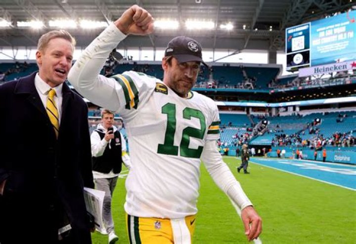 Appearing Like Arnold Schwarzenegger, What Is Aaron Rodgers’ Secret to Perfect
Body Muscles?
