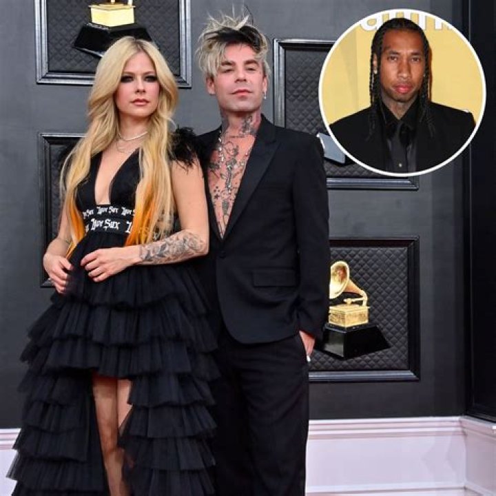 Are Avril Lavigne, Mod Sun Still Together? Updates Life & Style