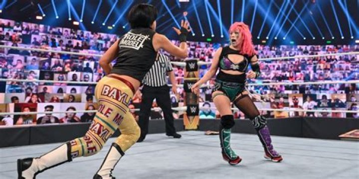Asuka vs Bayley CLash of Champions