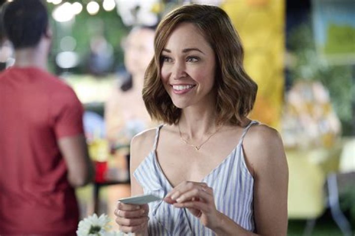 Autumn Reeser Files for Divorce From Husband Jesse Warren