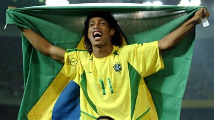 Barcelona Pay Tribute to Ronaldinho as Club Legend Announces His
