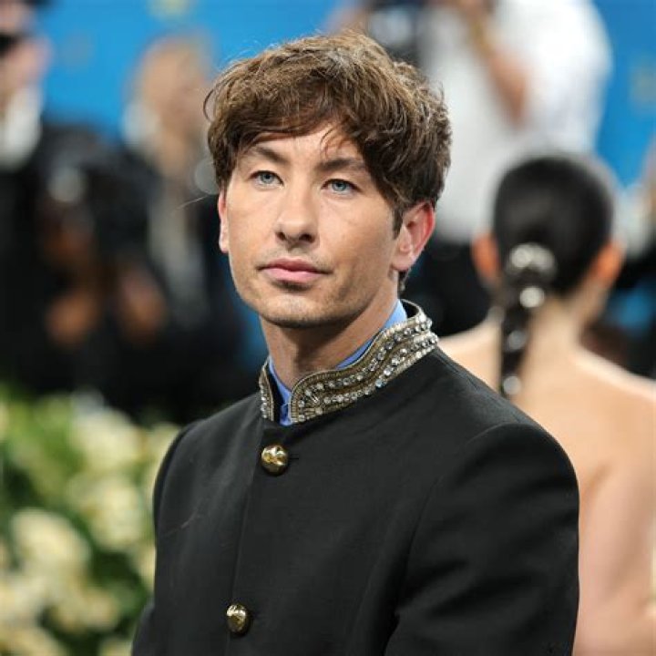 Barry Keoghan has graves fainting en masse at the Golden Globes 2024
