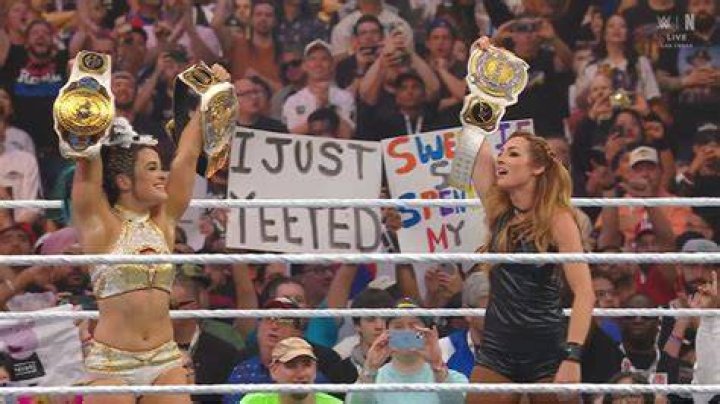 Becky Lynch pins Liv Morgan Cropped