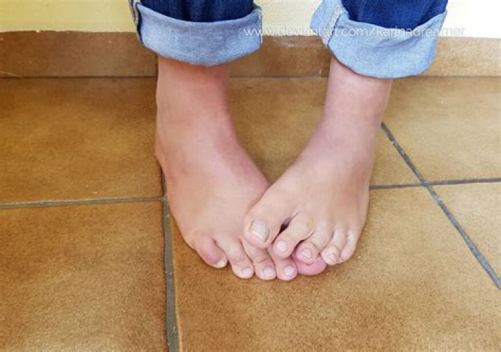 BLOSSOM RUSSO GOES BAREFOOT THE "MAYIM BIALIK" YEARS 19911995