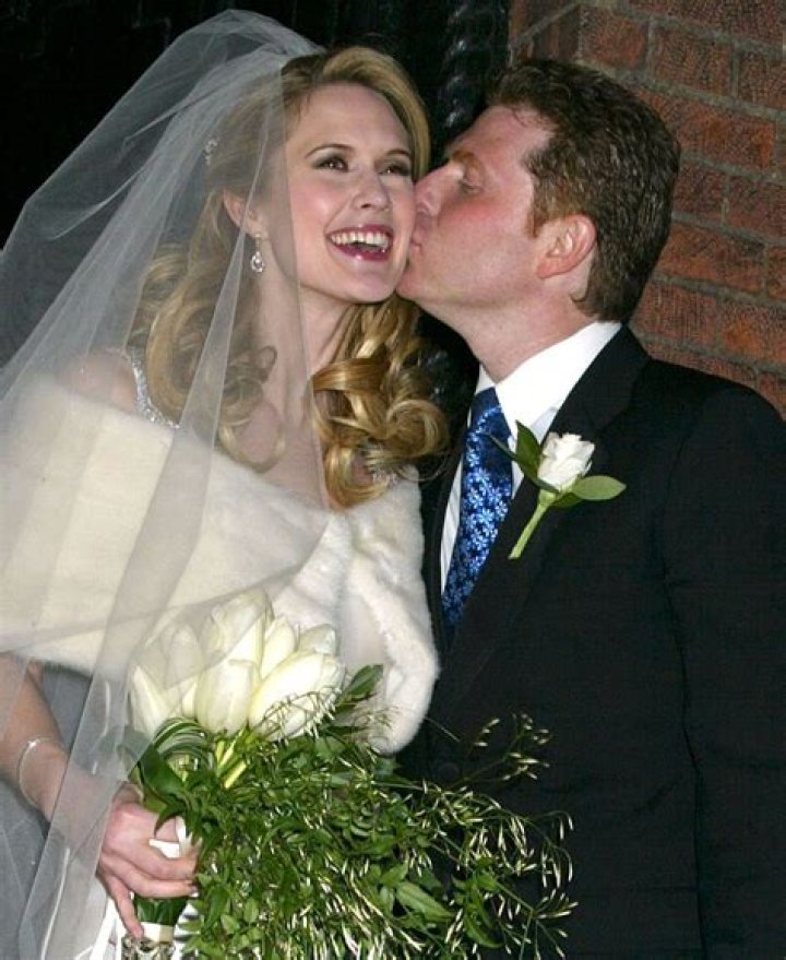 Bobby Flay Spouse Hood MWR
