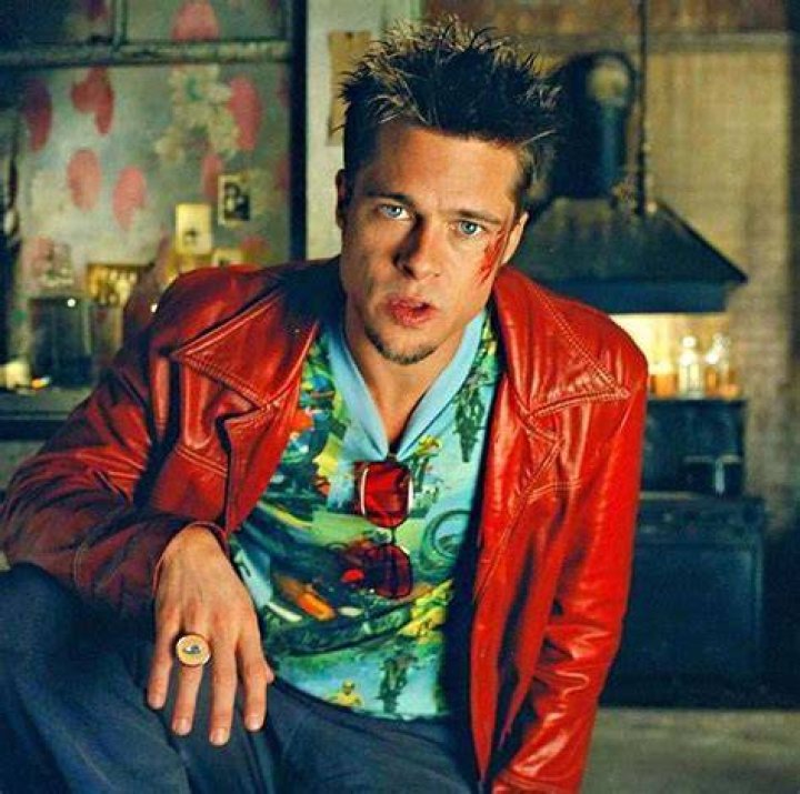 Brad Pitt as Tyler Durden shirtless and bloodied in Fight Club