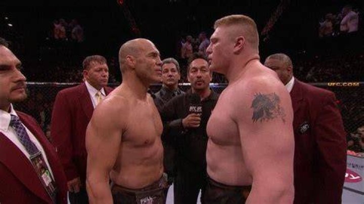 Brock Lesnar vs Randy Couture 