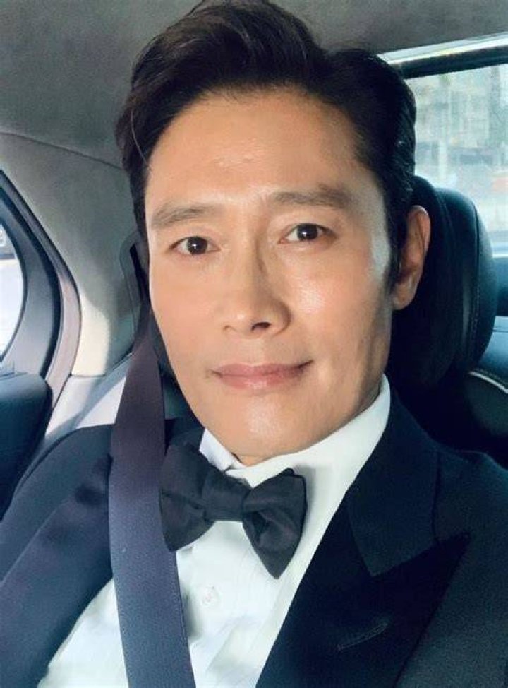 Byung-hun Lee, Manuel Garcia-Rulfo, Ethan Hawke, Denzel Washing, Chris Pratt, Vincent D'Onofrio and Martin Sensmeier star in Magnificent Seven.