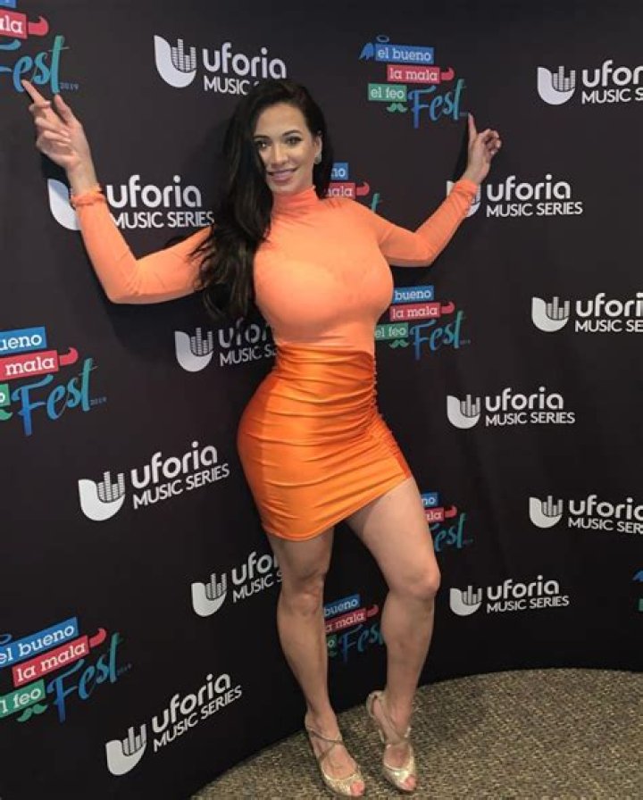 Carla Medrano's Wiki Biography, age, height, husband, salary