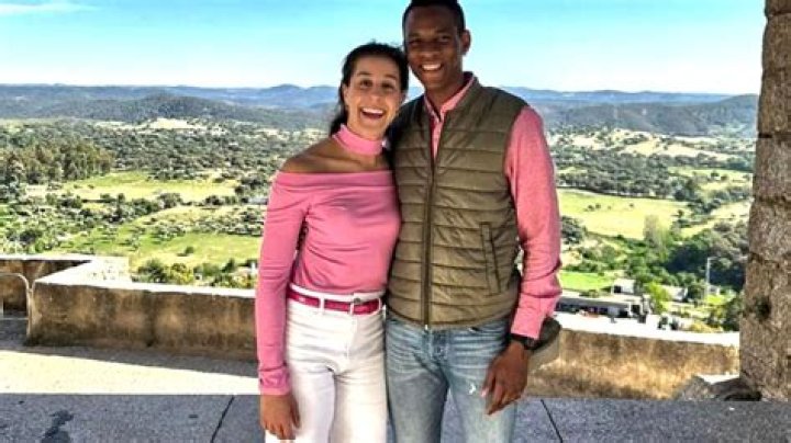 Carolina Mar&iacute;n viaja junto a su novio a su tierra natal tras vivir su