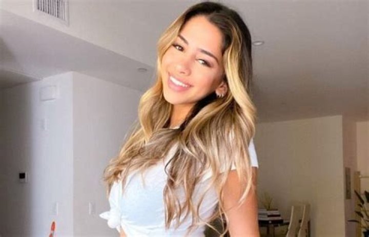 Carolina Samani (carolinasamani) Nude OnlyFans Leaks (20 Photos