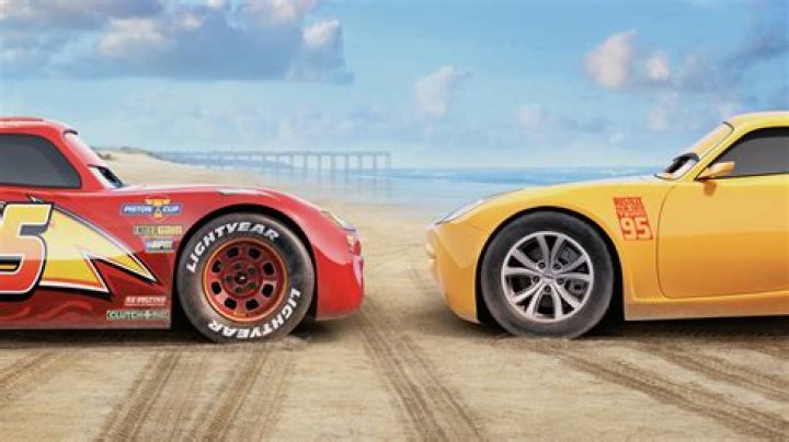 Cars 3 Lightning McQueen and Cruz Ramirez (1)