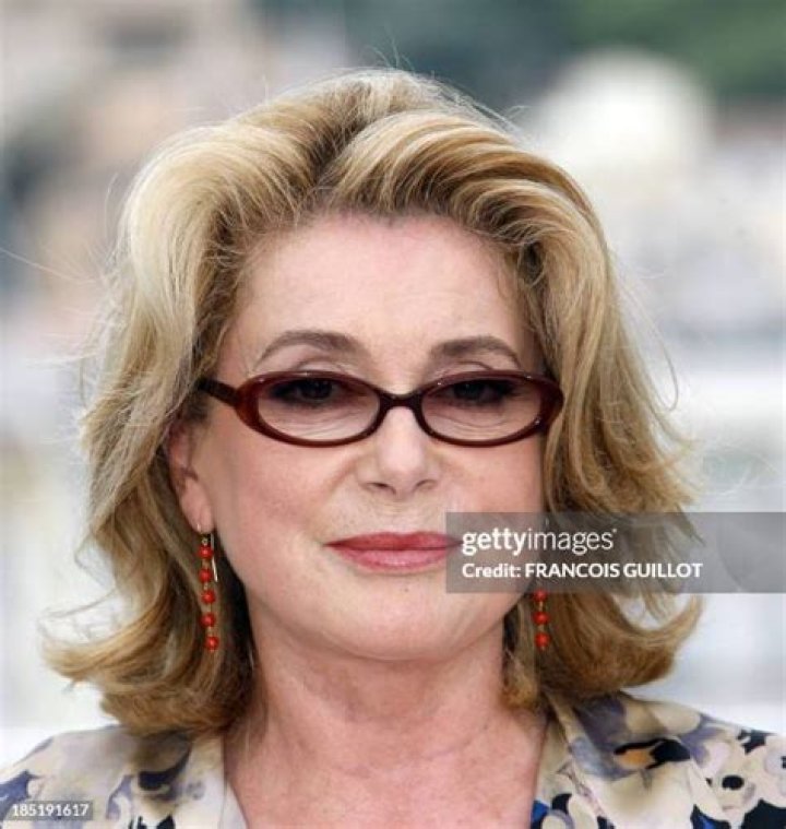 Catherine Deneuve Photocall du d&eacute;fil&eacute; de mode pr&ecirc;t&agrave;porter automne