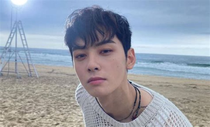 Cha Eun Woo Drops Bombshell Announcement About His Love Life Find Out