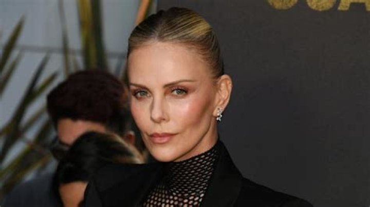 Charlize Theron as Red Queen in Alice In Wonderland (2020)