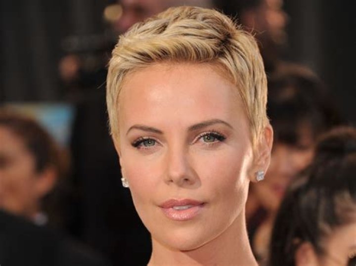 charlize theron pixie cut style