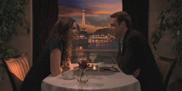chris and lorelai in paris - gilmore girls