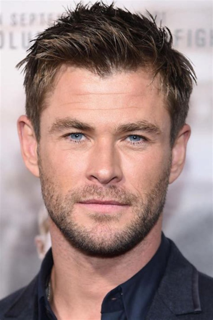 Chris Hemsworth in a ring