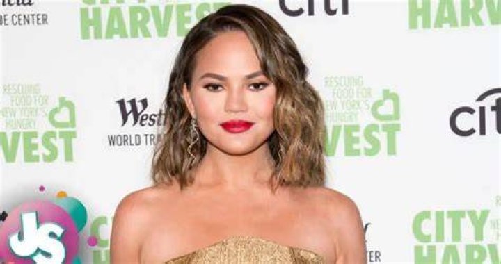 Chrissy Teigen Age, Net worth: Weight, Wife, Kids, Bio-Wiki