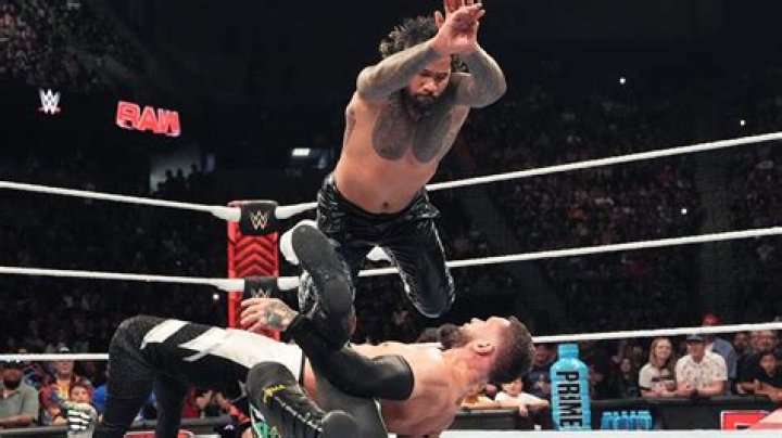 Cody Rhodes v Finn Balor Raw January 30, 2023 Cropped