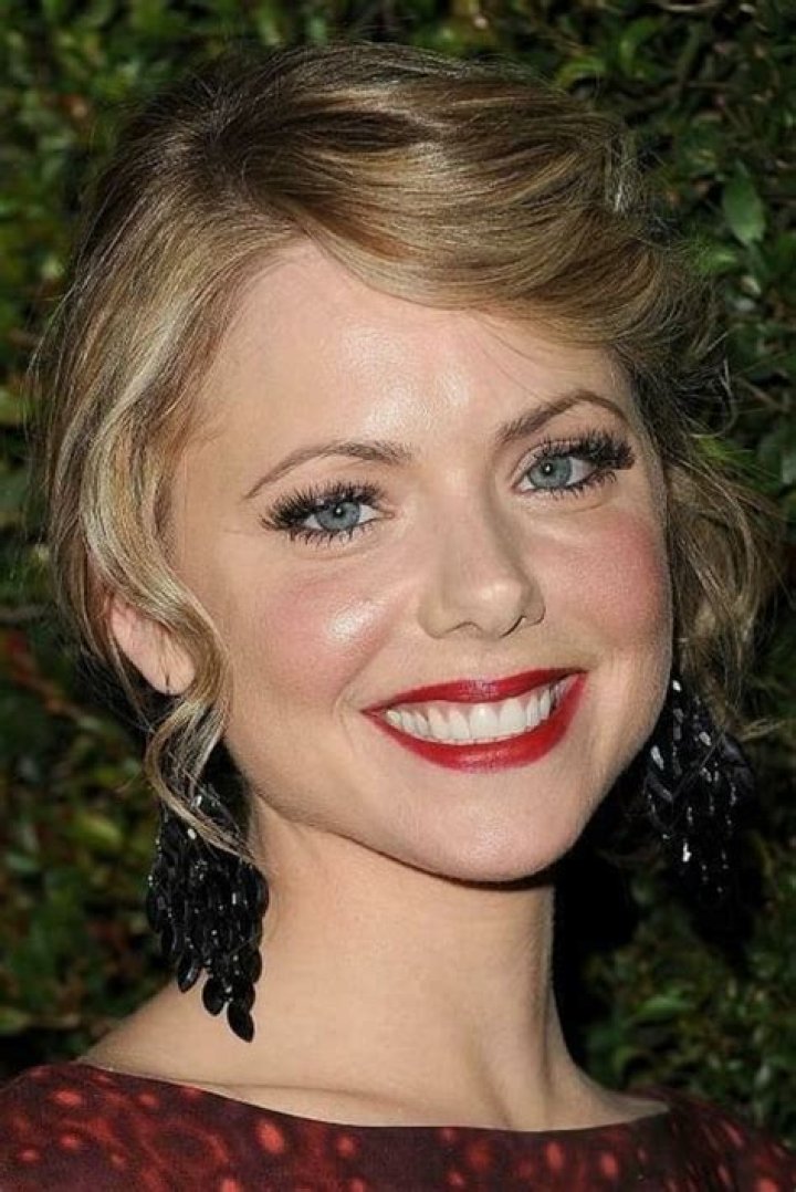 Collette Wolfe as Vixey in Fox and the hound 3