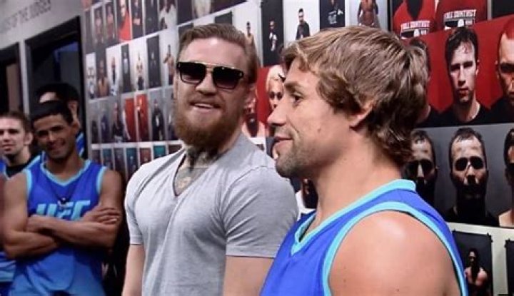 Conor McGregor Again Hits Out TUF Rival Urijah Faber After Hilarious “Shake That
Chin” Jibe in 2015
