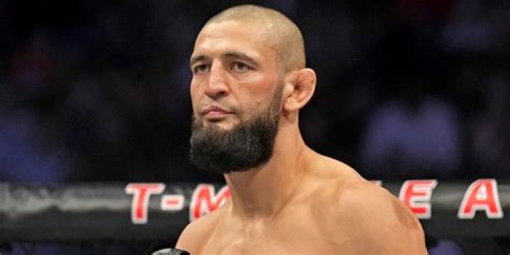Conor McGregor’s Status for Dana White’s UFC 300 Superfight Revealed With
Khamzat Chimaev and Israel Adesanya Fight Proposed by UFC Legend – “He’s Main
Event Worthy”