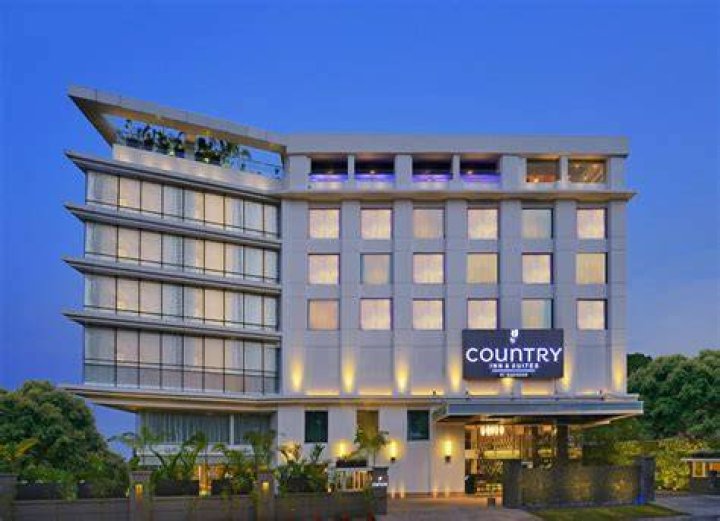 COUNTRY INN & SUITES BY RADISSON, ATLANTA AIRPORT NORTH, GA 67 (̶9̶4̶
