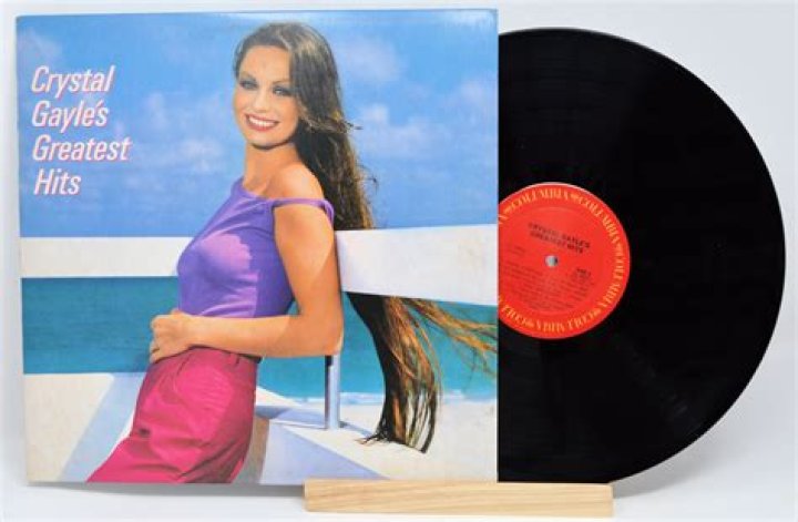Crystal Gayle posing for a photo