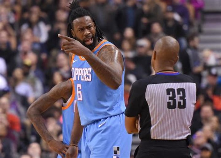 DeAndre Jordan Signs With Dallas Mavericks
